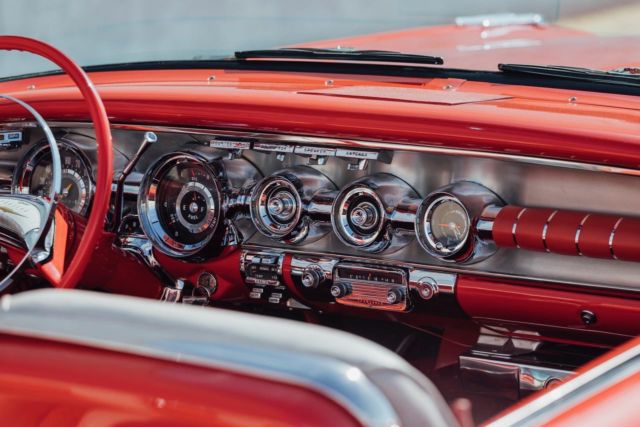 1958 Pontiac Bonneville Red and White leather bucket seats - photo 8