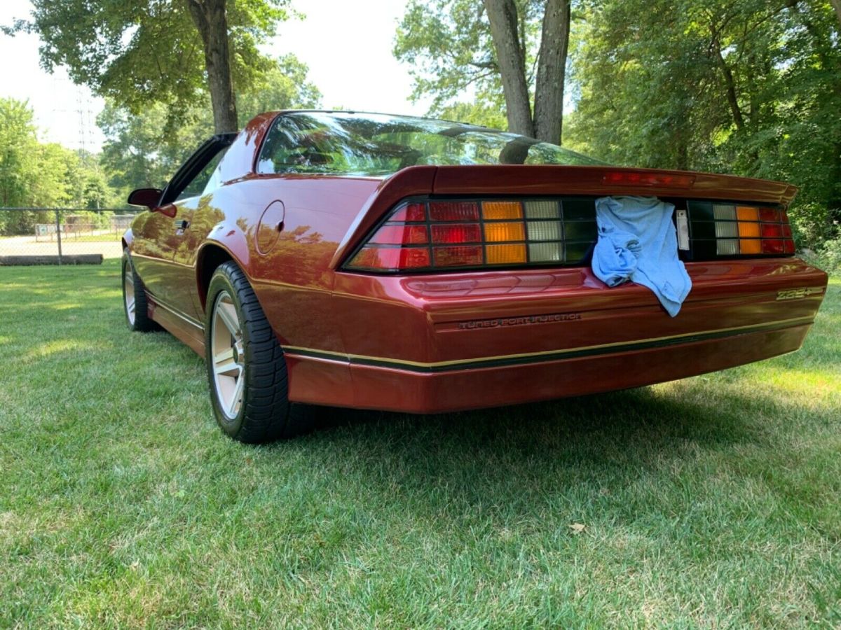 1987 Chevrolet Camaro - photo 13
