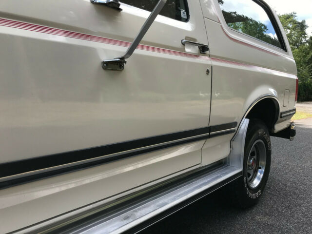 1989 Ford Bronco XLT - photo 9