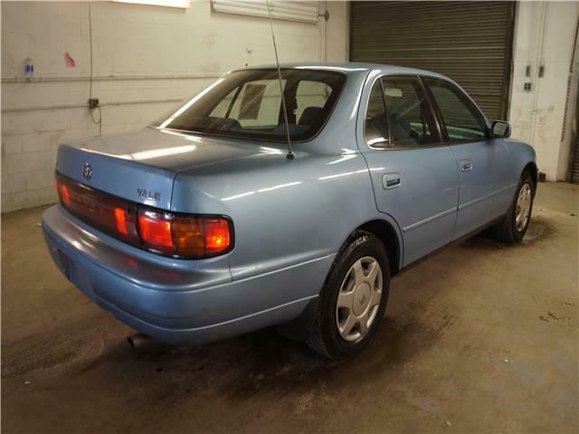 NO RESERVE . CLEAN . LOW MILES . V6 1993 Toyota Camry LE