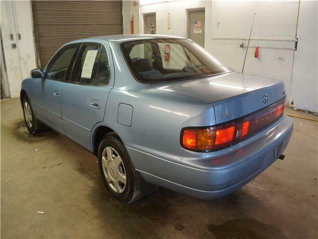 1993 Toyota Camry LE - photo 4