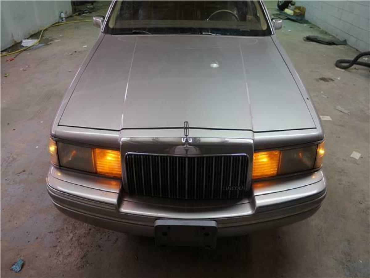 1994 Lincoln Town Car Signature - photo 6