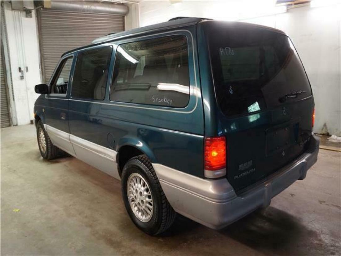 1994 Plymouth Voyager Grand SE - photo 2