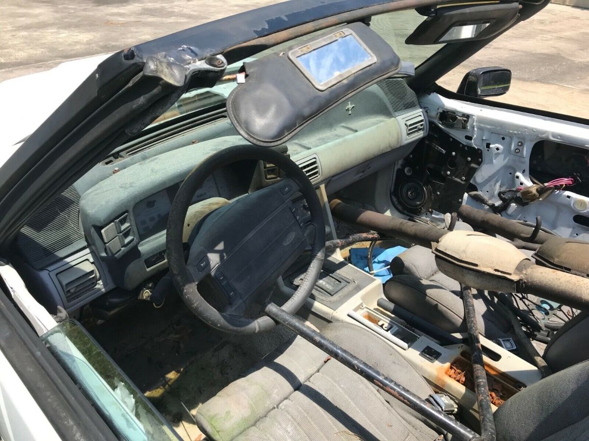 1990 Ford Mustang - photo 6