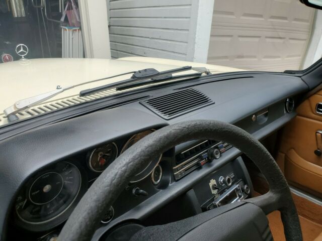 1976 Mercedes-Benz 200-Series 240D - photo 4