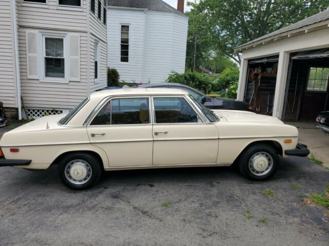 1976 Mercedes-Benz 200-Series 240D - photo 7