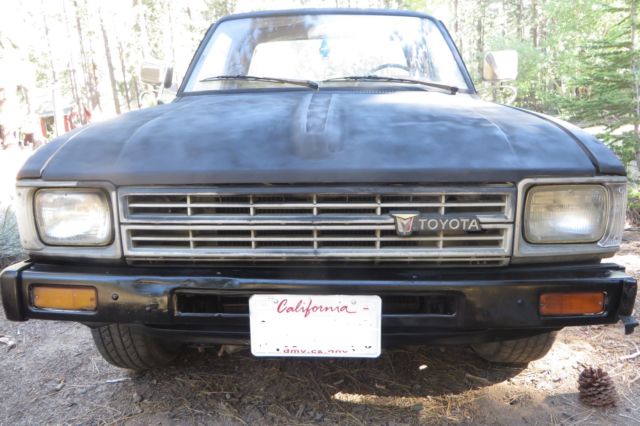 1983 Toyota Hilux Pickup Flatbed Work Truck NO RESERVE ! - photo 7