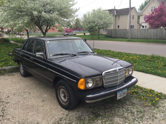 No Reserve, Highest Bidder will get the car. 1982 Mercedes-Benz 300-Series