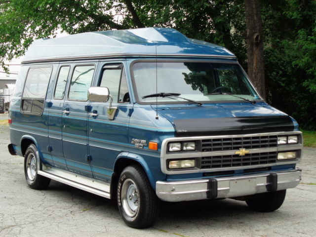 NO RESERVE HIGHTOP TOW PACKAGE TV COLD AC CLEAN RUNS DRIVES GREAT G20 G-20 1993 Chevrolet G20 Van HIGH TOP MARK III CONVERSION VAN! 97K MILES!