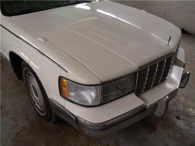 1993 Cadillac Fleetwood -- - photo 6