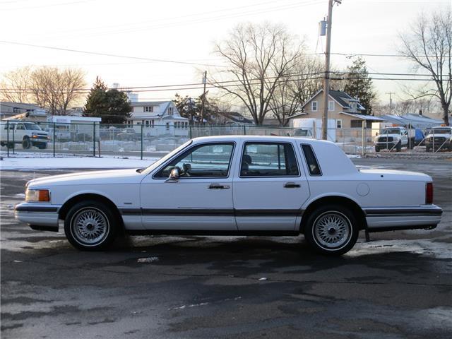 1990 Lincoln Town Car 111K MILES! 2ND OWNER! - photo 6