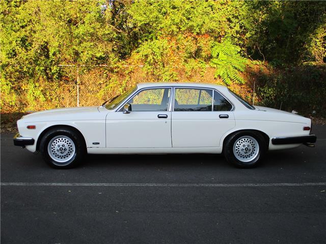1985 Jaguar XJ6 SOVEREIGN 1 OWNER! 62K MILES! - photo 2