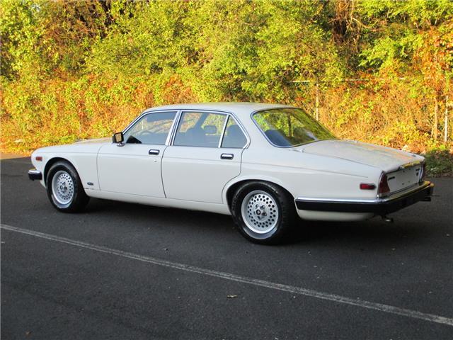 1985 Jaguar XJ6 SOVEREIGN 1 OWNER! 62K MILES! - photo 3