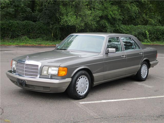 NO RESERVE LEATHER! SUNROOF! EXTREMELY CLEAN! REAL SURVIVOR! ONE OF THE KIND! 1990 Mercedes-Benz 300-Series 300SE 1 OWNER! 88K MILES! ICE COLD A/C!