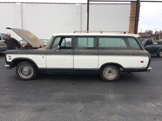 1973 International Harvester Travelall - photo 2