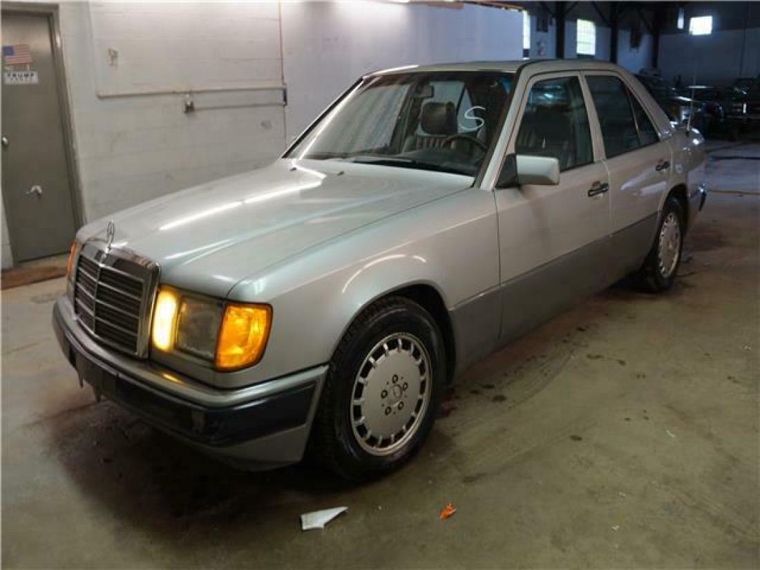 NO RESERVE . LOW MILES . CLEAN . INLINE SIX . E320 1991 Mercedes-Benz 300-Series 300E