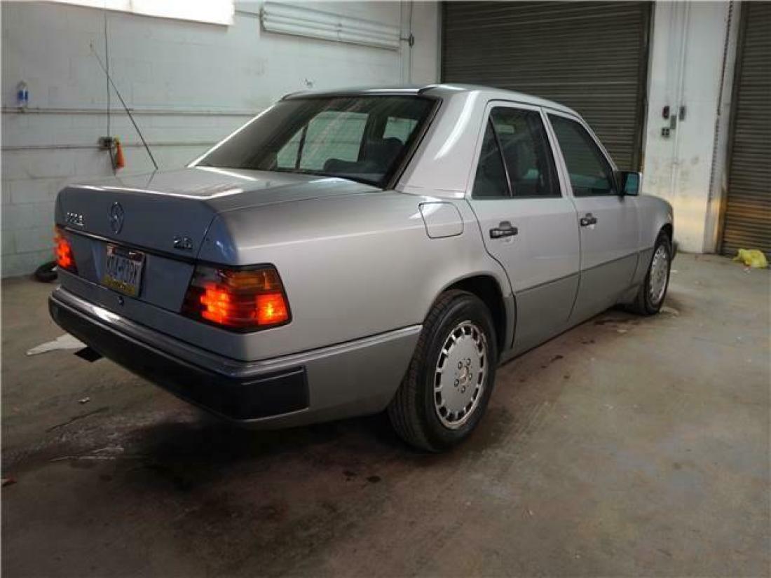 1991 Mercedes-Benz 300-Series 300E - photo 3