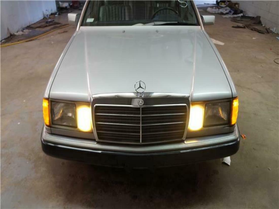 1991 Mercedes-Benz 300-Series 300E - photo 6