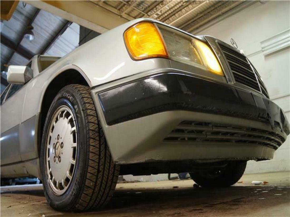 1991 Mercedes-Benz 300-Series 300E - photo 8