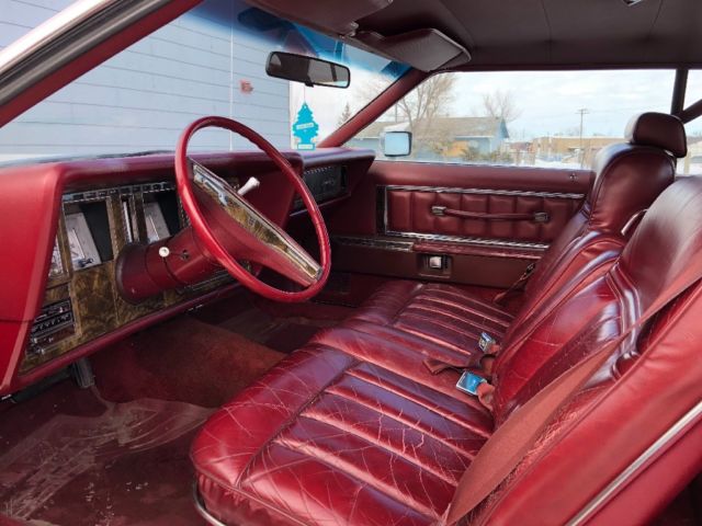 1977 Lincoln Continental Mark V - photo 2