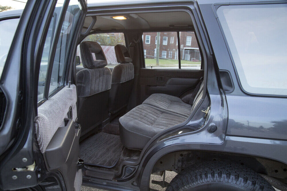 1990 Nissan Pathfinder SE 4x4 ONE OWNER LOW MILES! - photo 10