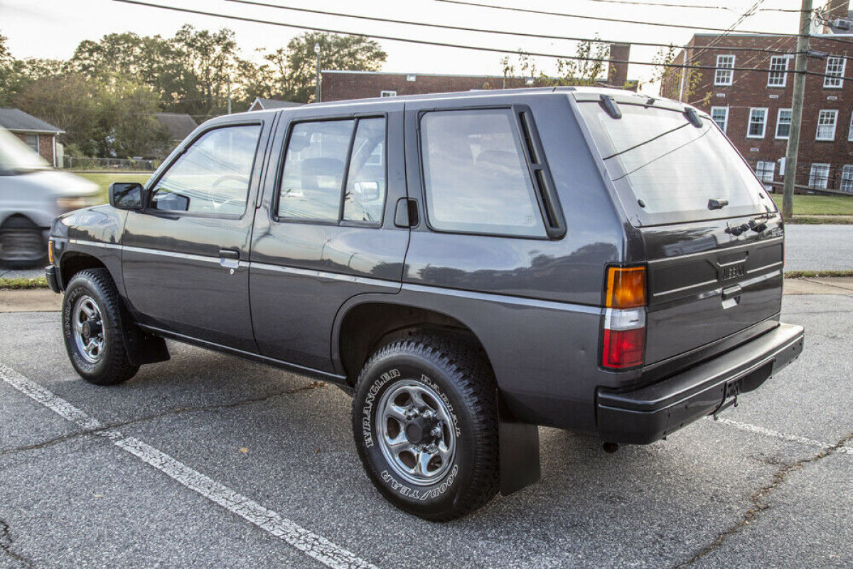 1990 Nissan Pathfinder SE 4x4 ONE OWNER LOW MILES! - photo 3