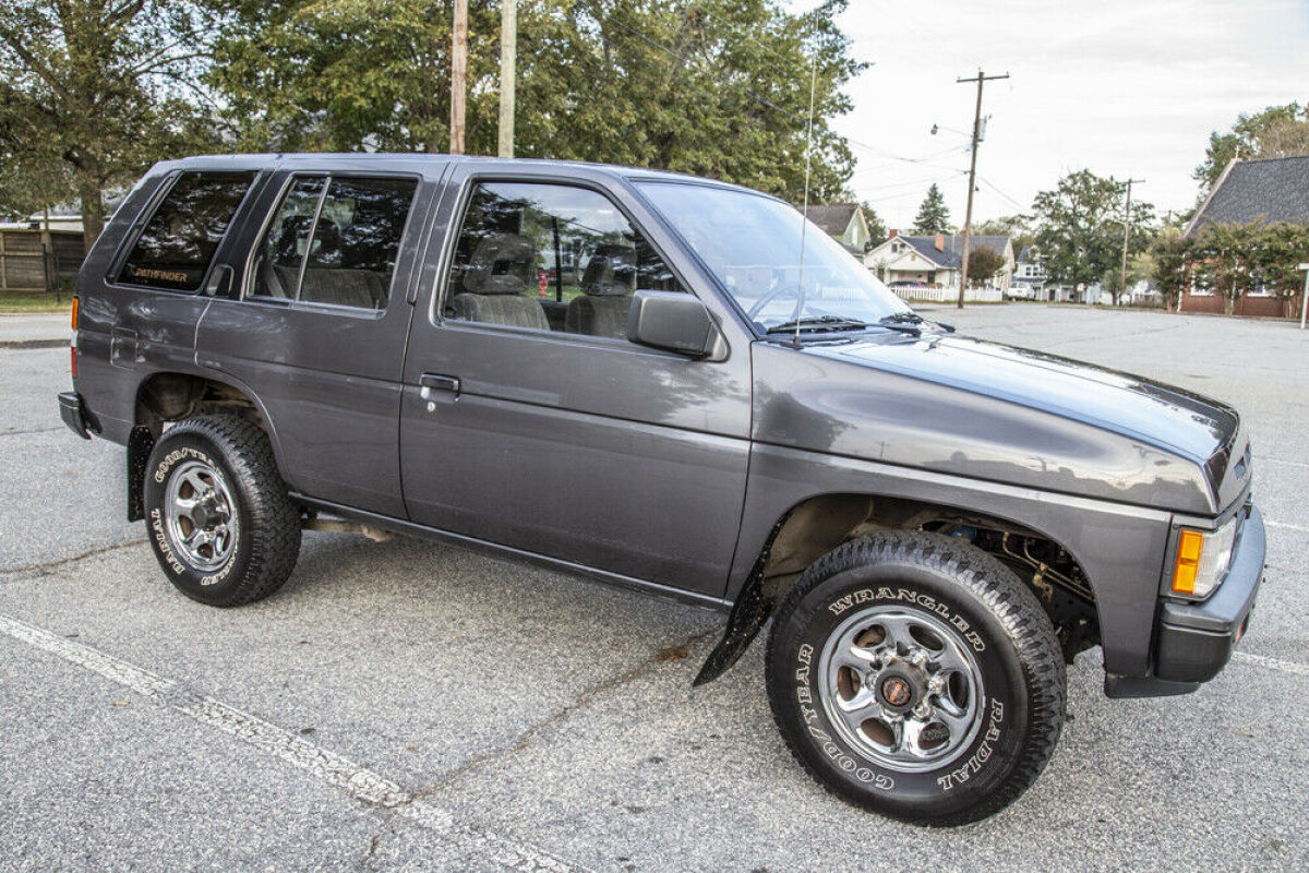 1990 Nissan Pathfinder SE 4x4 ONE OWNER LOW MILES! - photo 6