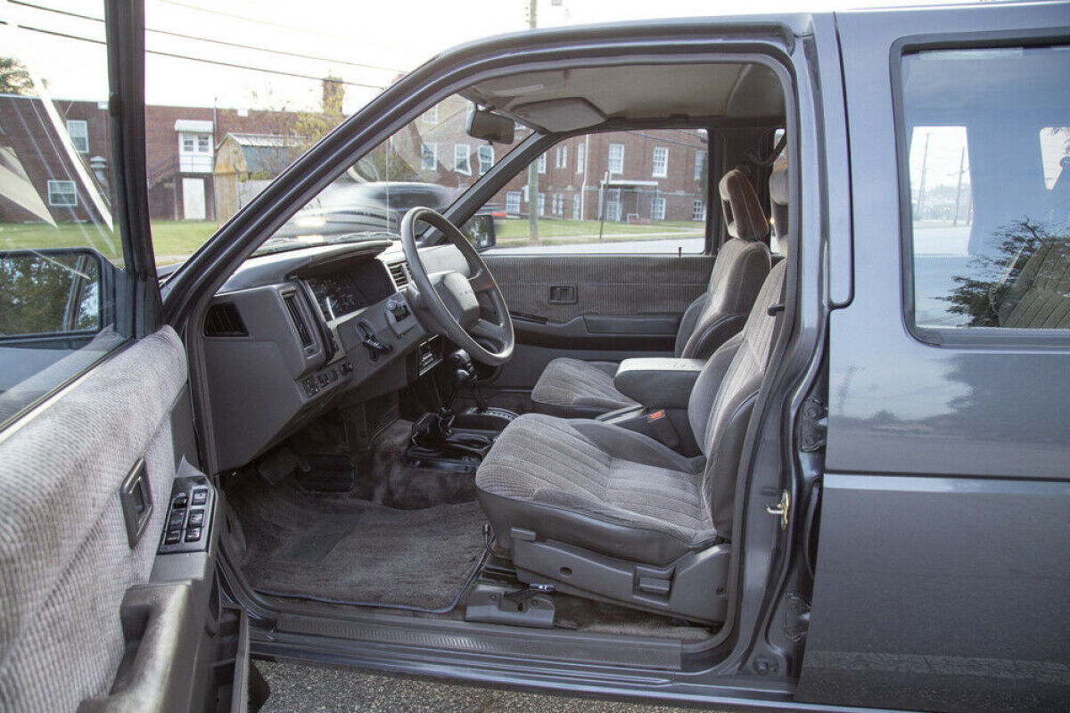 1990 Nissan Pathfinder SE 4x4 ONE OWNER LOW MILES! - photo 9