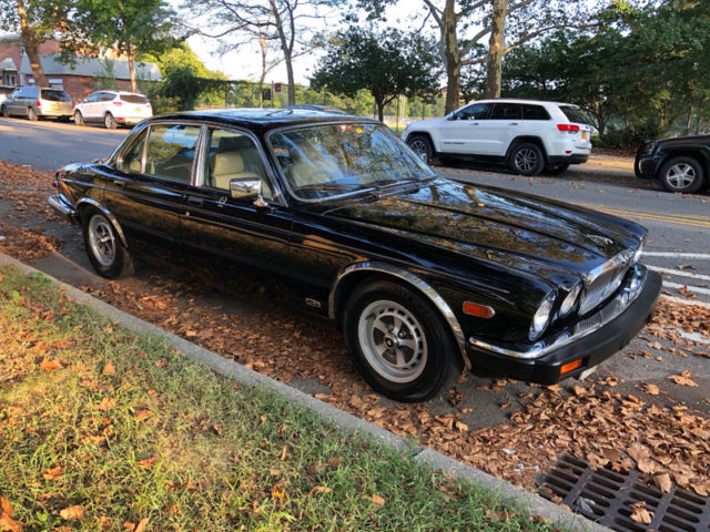 1986 Jaguar XJ6 Vanden Plas 13,000 miles! - photo 2