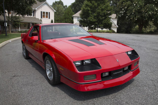1987 Chevrolet Camaro IROC-Z Z28 - photo 3