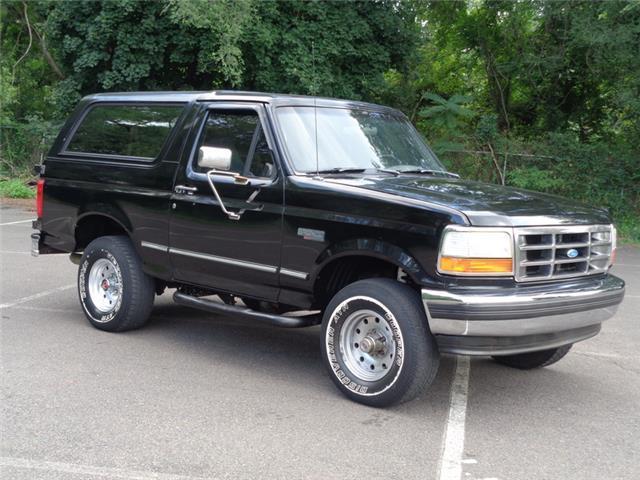 1994 Ford Bronco XLT 4WD 4X4 2ND OWNER! ICE COLD A/C! - photo 8