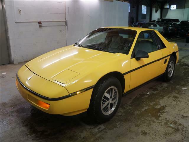 1988 Pontiac Fiero -- - photo 4