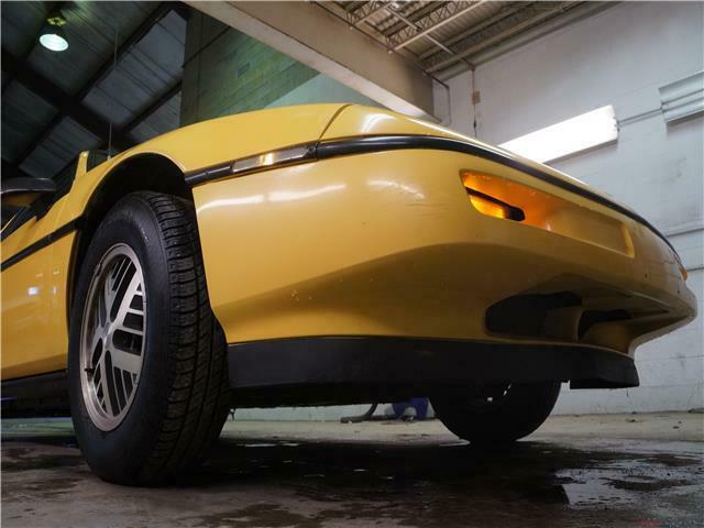 1988 Pontiac Fiero -- - photo 8
