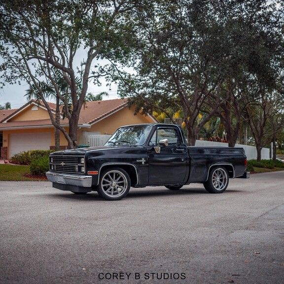 NO RESERVE, SHORT BED, RARE BLACK ON BLACK, SHORT BED, SBC, POWER EVERYTHING 1984 Chevrolet C-10