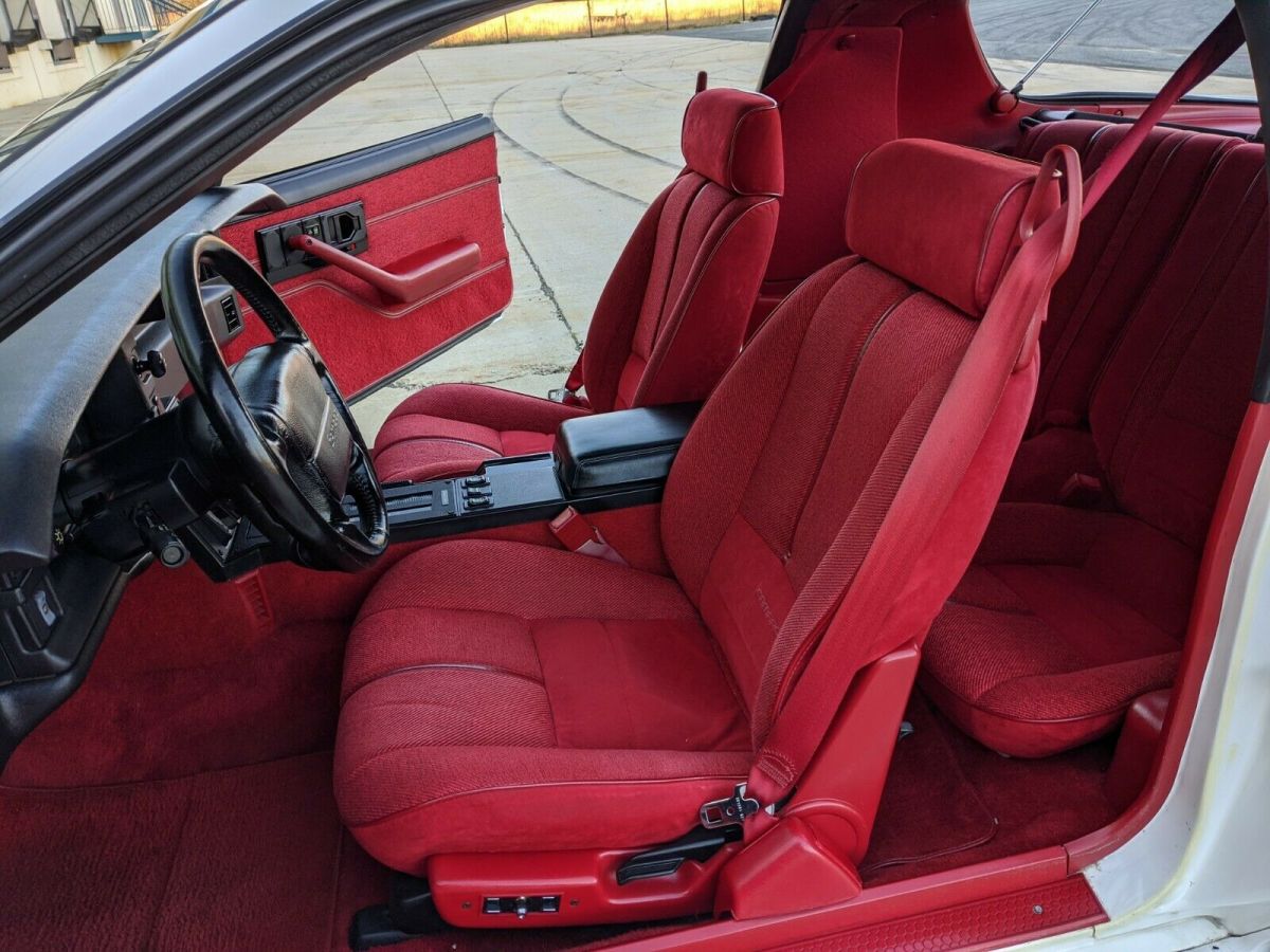 1991 Chevrolet Camaro NO RESERVE 53K MILES 5.7L RED INTERIOR I-ROC Z28!! - photo 7
