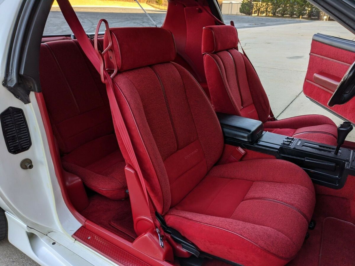 1991 Chevrolet Camaro NO RESERVE 53K MILES 5.7L RED INTERIOR I-ROC Z28!! - photo 9