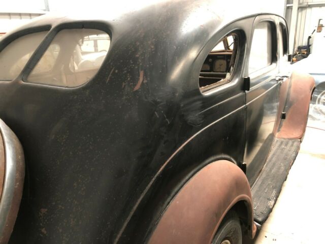 1935 DeSoto Airflow Sedan (SG) - NO RESERVE AUCTION! - photo 10