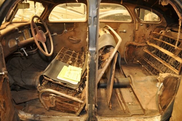 1935 DeSoto Airflow Sedan (SG) - NO RESERVE AUCTION! - photo 2
