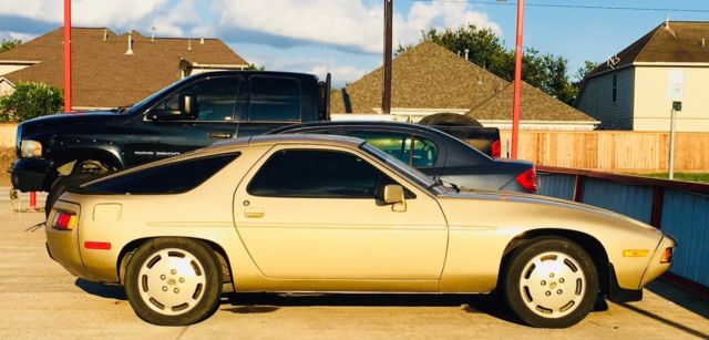 1982 Porsche 928 - photo 2