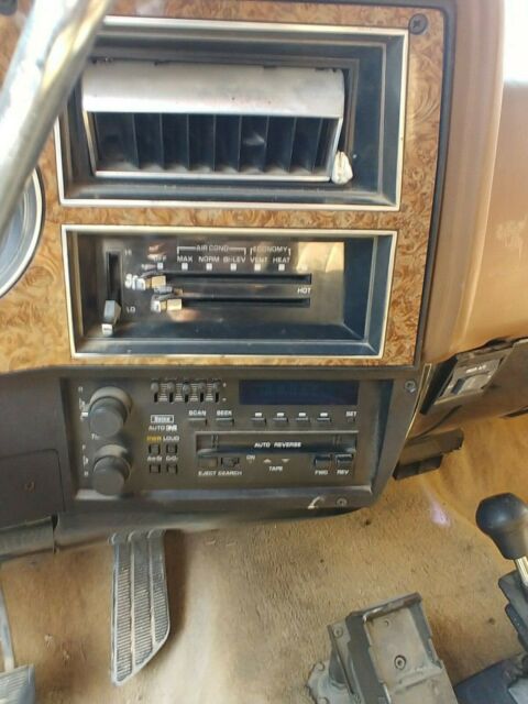1989 Chevrolet Suburban - photo 11