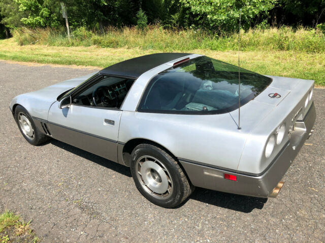1987 Chevrolet Corvette 2-Door Targa-Top - photo 10