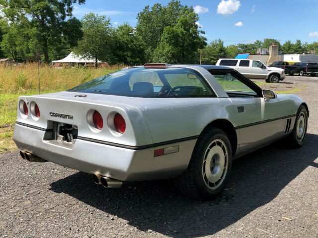 1987 Chevrolet Corvette 2-Door Targa-Top - photo 3