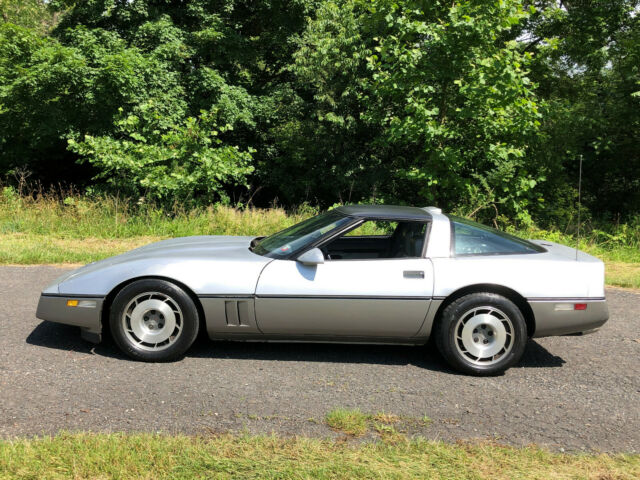 1987 Chevrolet Corvette 2-Door Targa-Top - photo 6