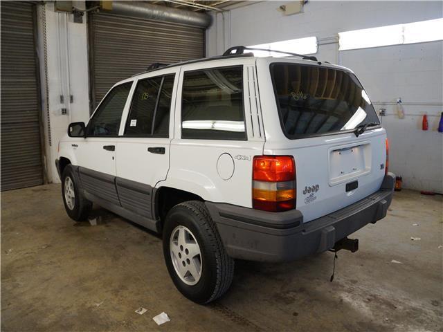 NO RESERVE...4x4...LEATHER...V8...CLEAN OLD JEEP 1994 Jeep Grand Cherokee Laredo