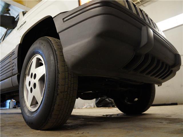 1994 Jeep Grand Cherokee Laredo - photo 8