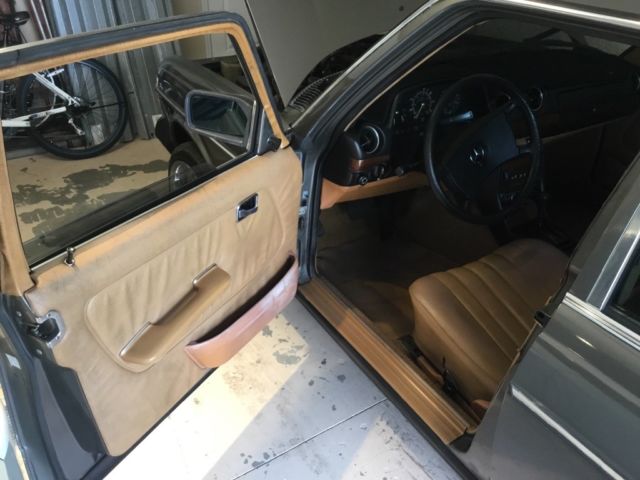 1982 Mercedes-Benz 300-Series Wood - photo 4
