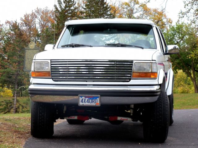 1993 Ford Bronco XLT - photo 2