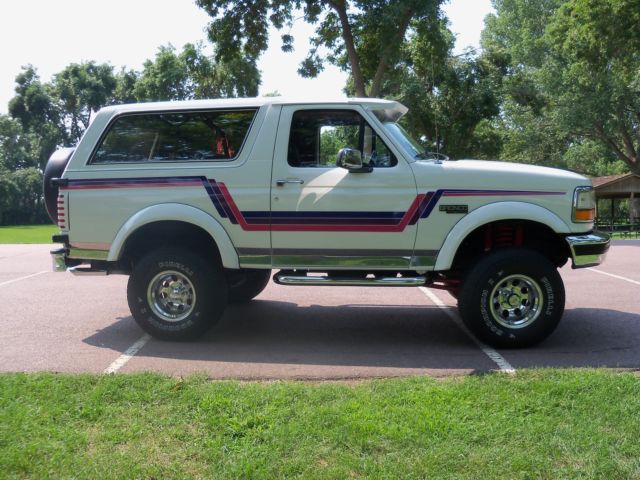 1993 Ford Bronco XLT - photo 4