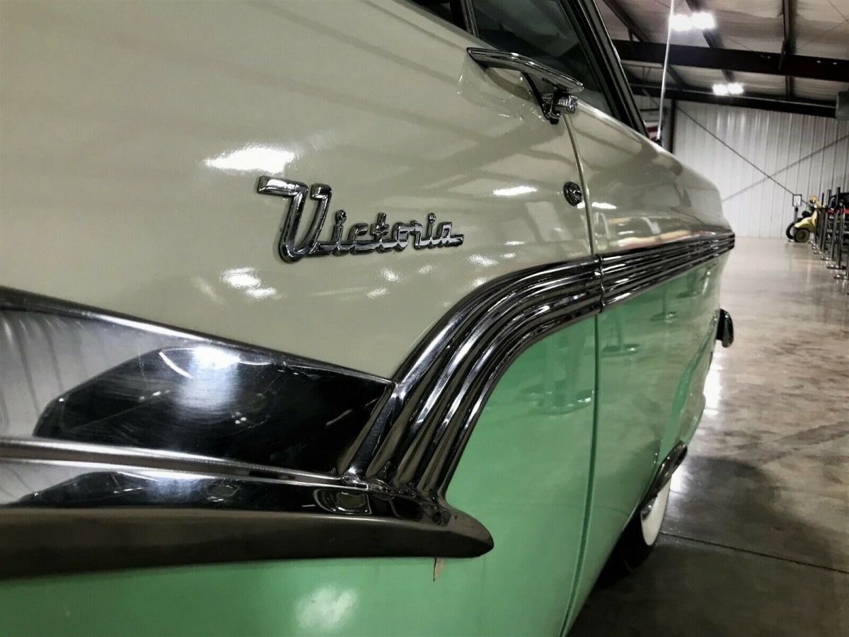 1956 Ford Fairlane Victoria - photo 11