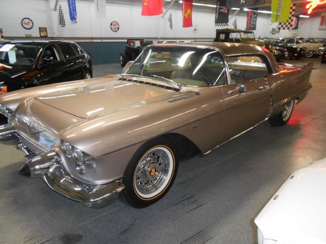 1957 Cadillac Brougham - photo 2